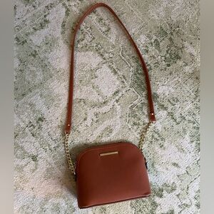 Steve Madden brown purse with Gold Detail